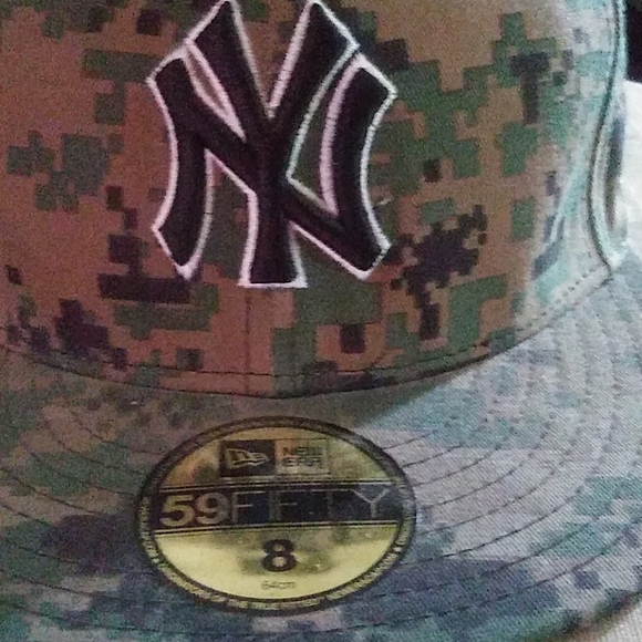 Hat - Picture 2 of 4